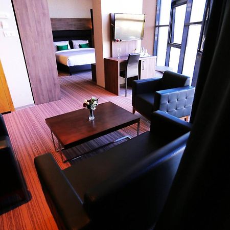 Le Zenith Hotel Оран Экстерьер фото